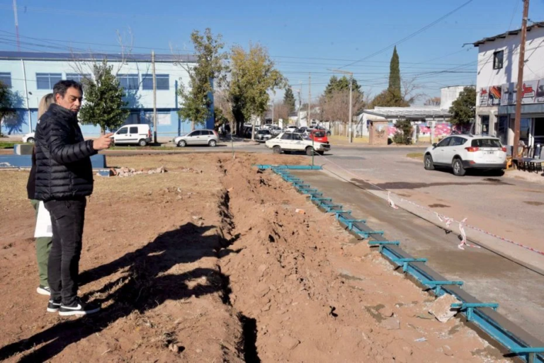 El intendente Hissa inaugurará la renovada plaza del barrio AMEP, la primera de la ciudad con un espacio para mascotas