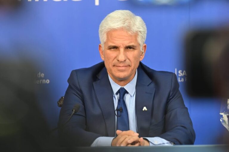 Poggi enviará a la Legislatura una nueva ley de ministerios y de reactivación económica
