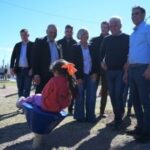 Claudio Poggi, junto al Intendente Hissa y los vecinos, celebraron la renovación de una plaza