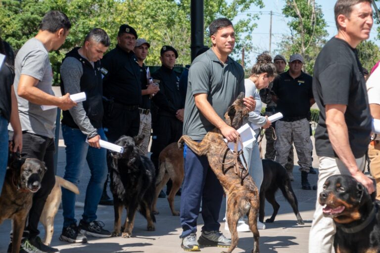 Dieron en adopción a más de 10 canes retirados de la Policía de San Luis