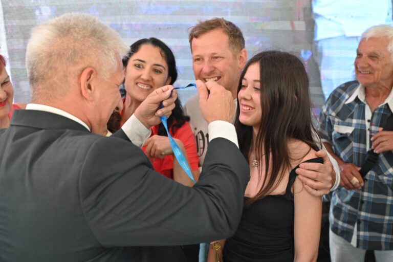 En el aniversario de Villa Mercedes, más de 140 familias recibieron las llaves de sus nuevos hogares