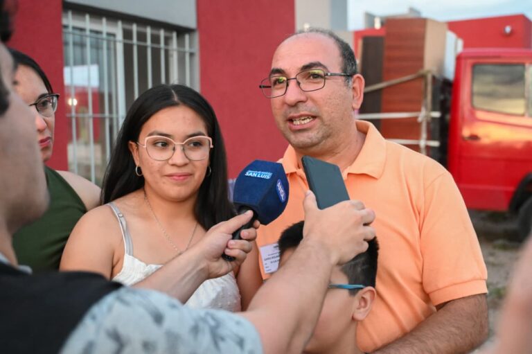 Después de años de sacrificio, la familia Garro empieza una nueva etapa con su casa propia