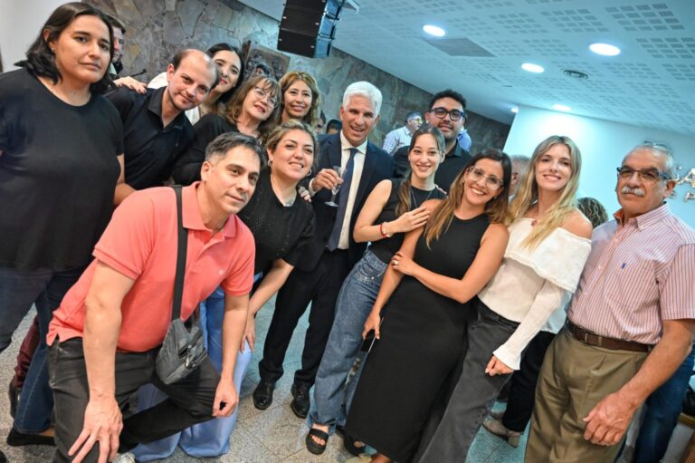 Claudio Poggi brindó con los empleados públicos por un próspero año 2026