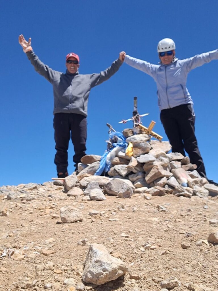 Dos sanluiseños hicieron cumbre en el Domuyo, el ‘techo de la Patagonia’