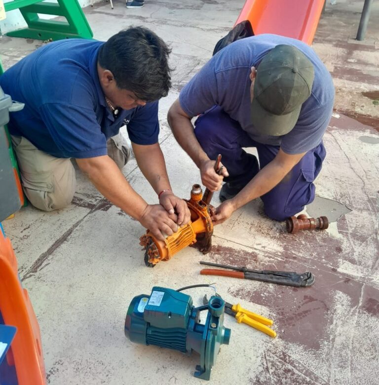 Avanzan las tareas de mantenimiento y mejoras en escuelas de toda la provincia