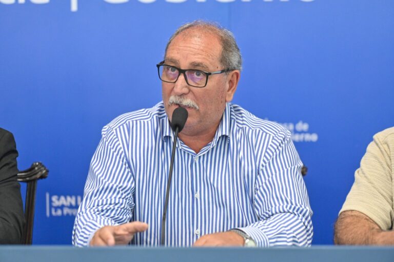 El escenario de El Volcán espera a vecinos y turistas con una grilla privilegiada