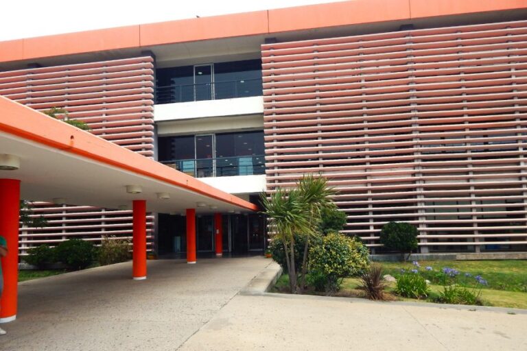 Los agentes de la administración pública cobrarán sus sueldos el 20 de febrero con un 5% de aumento