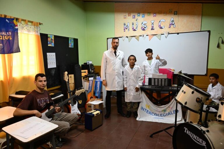 La Escuela ‘Provincia de Neuquén’ se coronó en los Intercolegiales Culturales y recibió su premio