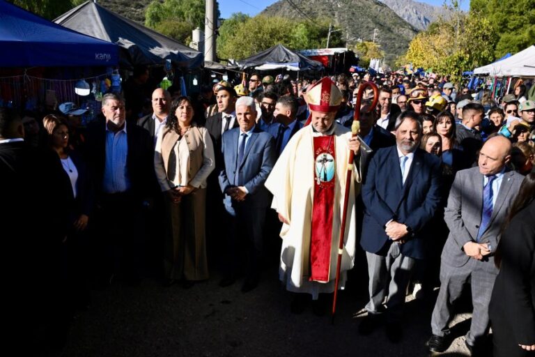 La fe en el Cristo llevó a más de 180 mil creyentes a la Villa de la Quebrada