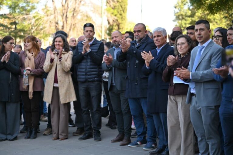 Firmaron el contrato para avanzar con una nueva etapa de refacción del Hospital ‘Juan Domingo Perón’