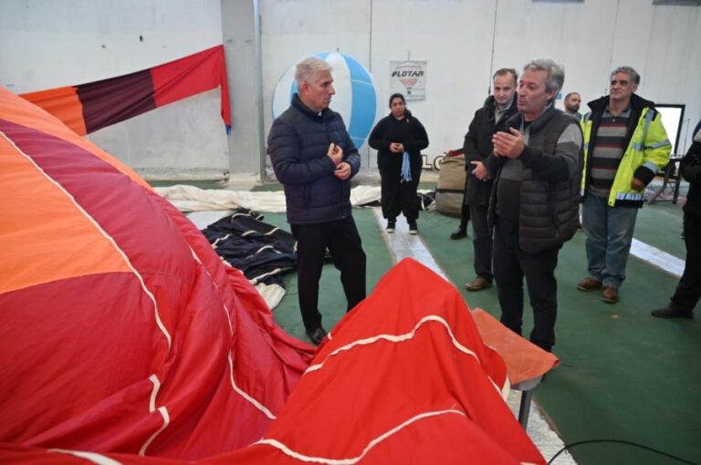 Poggi participó de la inauguración de la primera fábrica de globos aerostáticos del país