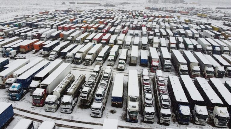 San Luis se prepara para brindar asistencia en Mendoza a los camioneros varados por el temporal de nieve