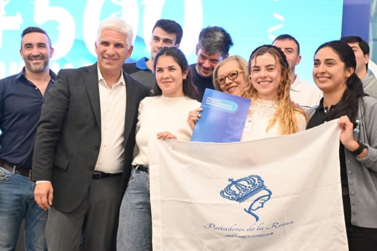 Entregaron resoluciones de regularidad institucional y decretos de financiamiento a más ONG