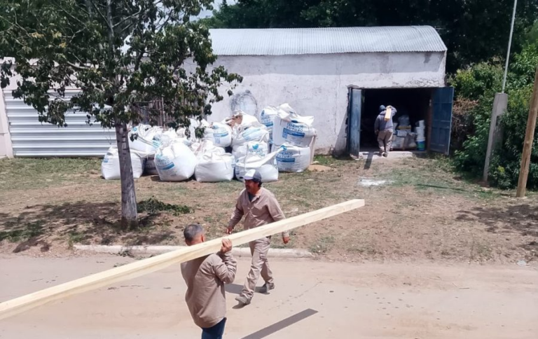 Continúa la entrega de materiales a familias beneficiarias del programa ‘Tenemos Futuro’