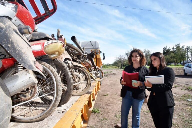 Desocuparon el depósito del Paseo Ferroviario y trasladaron 282 motos al Centro de Disposición Final