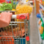 La canasta básica total sigue costando más de $1.110.000 para una familia tipo, según el Indec