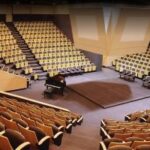 La influencia del showman digital y el rol del poder en la mutación de la comunicación