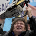 Tras eliminar impuestos a los autos de lujo, Milei quita ahora subsidios a sectores medios y bajos