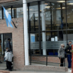 Por acumulación de feriados, se viene una semana en la que los bancos solo atenderán tres días